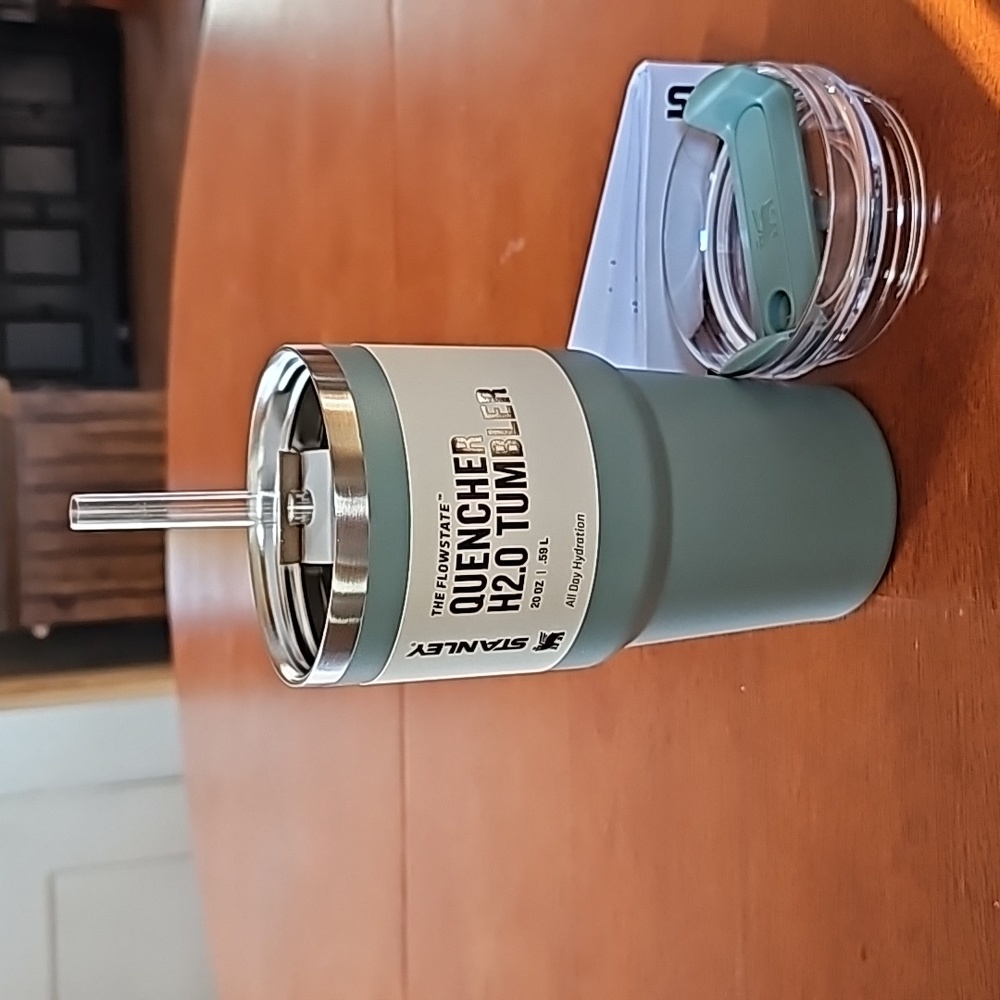 Stanley 20 oz Flowstate Quencher H2.0 Tumbler - Picture 5 of 5